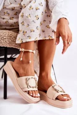 Moterims madingos odinės šlepetės, smėlio spalvos „Adaline“