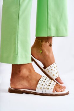 Moteriškos odinės šlepetės su papuošimais, balti „Brien“