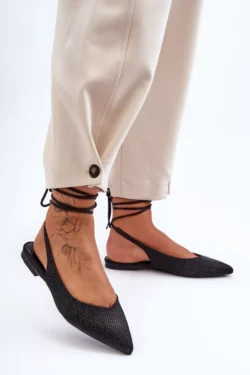 Moterims  balerinos su raišteliais, puošti kniedėmis, juodos spalvos „Jange“