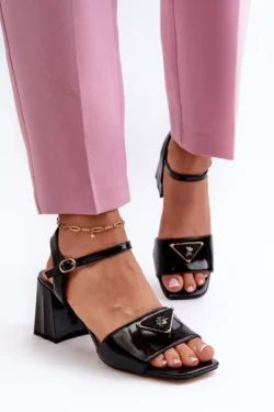 Elegantiški juodi lakiniai sandalai su kulnu D&A; MR38-660