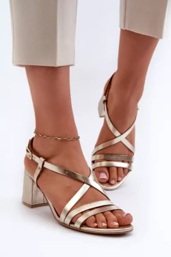 Zomšiniai sandalai su žemu kulnu Maciejka 06653-25 Auksiniai