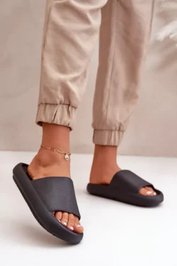 Moterų lengvos putų šlepetės su storu padu, juodos spalvos Querceria