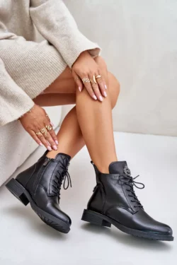 Šiltos batai su plokščiu kulnu ir ornamentu, juodos spalvos „Leonise“