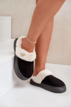 Moteriškos šlepetės su kailiu ir dekoratyvine širdele, juodos spalvos Otielo