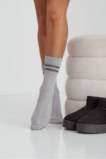 Moteriškos megztos kojinės su dirželiais, pilkos