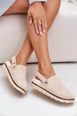 Moteriški šlepetės su storu padu, kailiu ir sagtimi, juodos spalvos Linneola