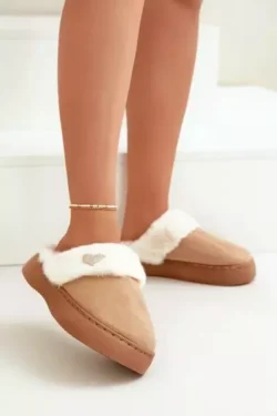 Moteriškos šlepetės su kailiu ir dekoratyvine širdele, rudos spalvos „Otielo“