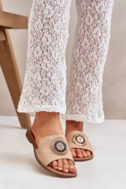 Odiniai šlepetės su papuošimais ant plokščio kulno, smėlio spalvos Lewski 3047/O