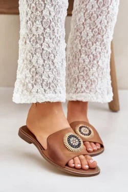 Odiniai šlepetės su papuošimais ant plokščio kulno Zazoo 3047/O Camel