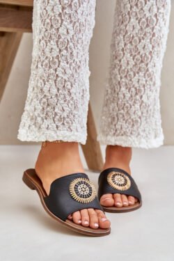 Odiniai šlepetės su papuošimais ant plokščio kulno Zazoo 3047/O Juodos