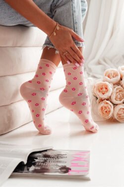 Moteriškos kojinės su mažomis persikų gėlytėmis
