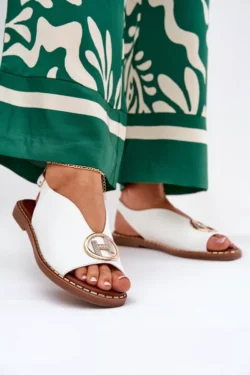 Elegantiškos plokščiapadės basutės su baltomis "Iseliria" dekoracijomis