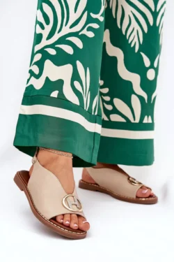 Elegantiškos sandalės su dekoracija, smėlio spalvos Iseliria