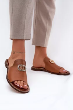 Eleganti moteriškos Zazoo 3008 Camel odinės šlepetės su dekoracija