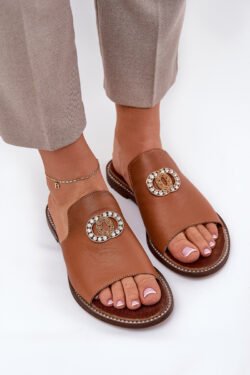 Eleganti moteriškos Zazoo 3008 Camel odinės šlepetės su dekoracija