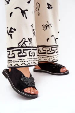 Moteriškos basutės ant plokščio kulno su dekoracija juodos Spalvos Setorina