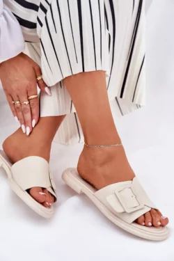 Odinės moteriškos šlepetės su sagtimi D&A Smėlio spalvos SJ2302-01