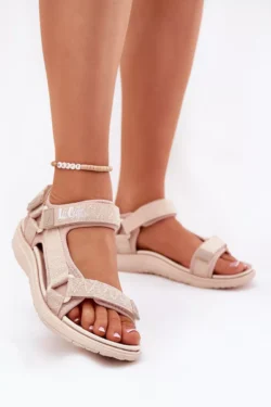 Apie batų impregnavimą - ką būtina žinoti? 3 Moteriškos tekstilinės basutės su „Velcro“ užsegimu Lee Cooper LCW-25-34-3560 smėlio spalvos
