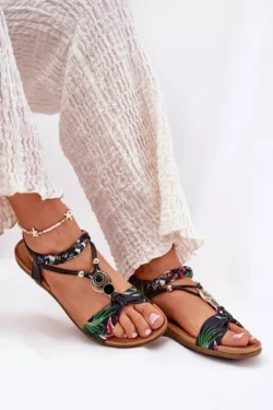 Moteriškos plokščiapadės basutės su pintomis juostelėmis ir dekoracija Juoda Artiker 56C1318