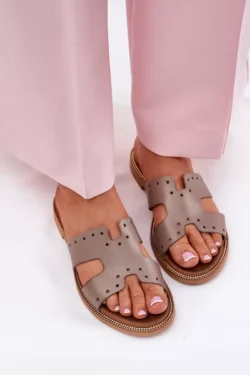 Zazoo 40326 Moteriškos tamsiai smėlio spalvos basutės su dekoratyvinėmis išpjovomis