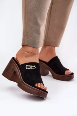 Moteriškos basutės su storu kulnu ir auksine detale Vinceza 17400 Juoda