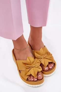Odinės moteriškos basutės su platforma ir dekoratyviniu gėlių raštu Artiker 52C0504 Geltonos