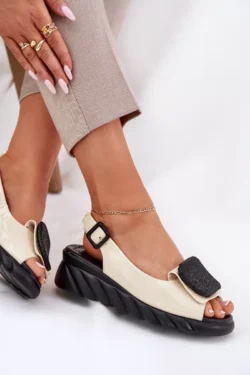 Odos Lakuotos Moteriškos Pleištinės Sandalos su Dekoracija Artiker Smėlio 56C1567