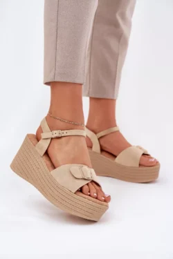 Pleištu kulno sandalai su sagtimi Chaki Liniella