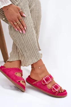 Moteriškos šlepetės su sagtimis ir dekoratyviniais apvadais fuksijų spalvos Visley