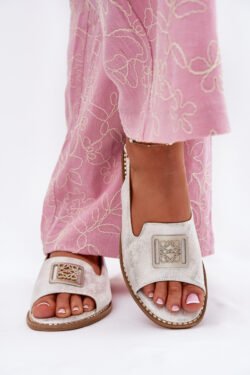 Elegantiškos moteriškos basutės ant plokščio kulno su S.Barski KV51-082 Sidabro dekoracija