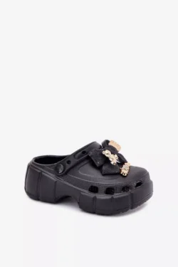 Mergaitiški putplasčio šlepetės su kaspinėliu ir juodomis Selvana dekoracijomis