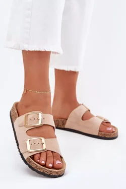 Apie batų impregnavimą - ką būtina žinoti? 7 Moteriškos šlepetės iš ekologiško zomšo, su auksinėmis sagtimis, smėlio spalvos Vorella