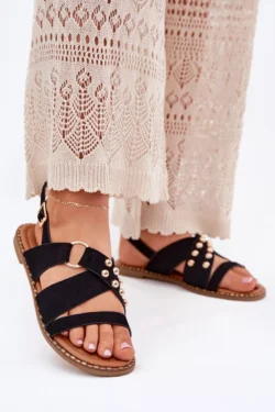 Moteriškos basutės ant plokščių kulnų su aukso spalvos kniedėmis juodos Zanira