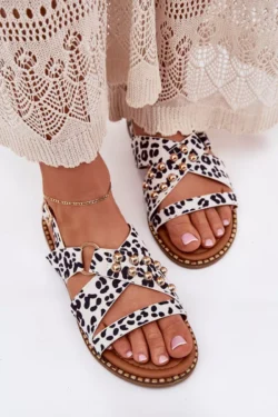 Moteriškos basutės su auksinėmis kniedėmis, juodos-baltos spalvos Zanira