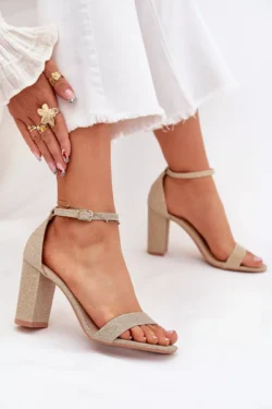 Blizgūs moteriški sandalai su kulnu Kavina, aukso spalvos