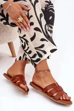 Moteriškos basutės ant plokščio kulno Camel Mirona