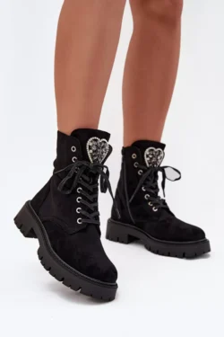 Aukštakulniai „Workery“ su papuošalais, izoliuoti, pagaminti iš ekologiško zomšo, juodi „Miryssa“