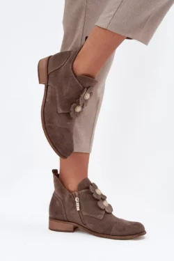 Moteriški Zazoo 3080 Tamsiai Beigi Zomšiniai Mokasinai su Dekoratyvinėmis Gėlėmis