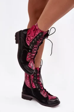 Odiniai moteriški batai "Maciejka" pagaminti iš natūralios odos, plokščiu kulnu, modelis 07004-23, juodai-rožinės spalvos