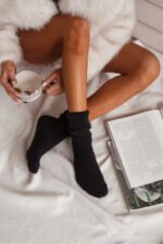 Moteriškos vilnos ir alpakos kojinės, juodos