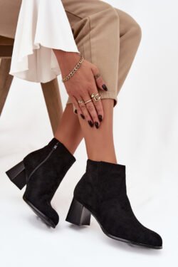 Moteriški aulinukai su storu kulnu, juodi dirbtinio zomšo batai "Marilou"