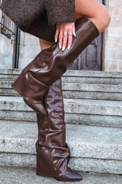 Šiltinti moteriški batai su atverčiamu aulku ant keturkampio kulno Šokoladiniai Elivira