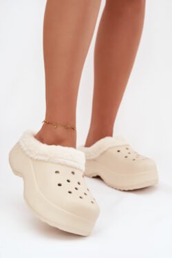 Moterims skirtos šiltos putplasčio šlepetės, smėlio spalvos su kailiu Palvine