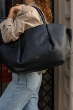 Didelė moteriška „shopper“ stiliaus rankinė BIG STAR SHOES SS574005 juoda
