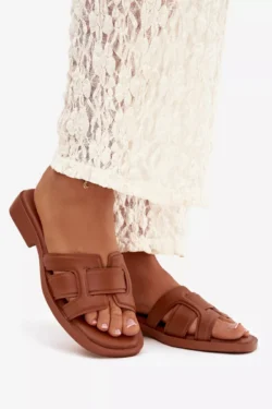 Moteriškos basutės ant plokščio kulno Camel Lorania