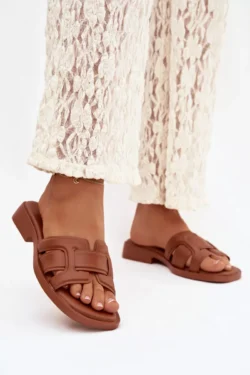 Moteriškos basutės ant plokščio kulno Camel Lorania