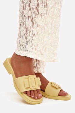 Moteriškos basutės su sagtimi Geltonos Melivra