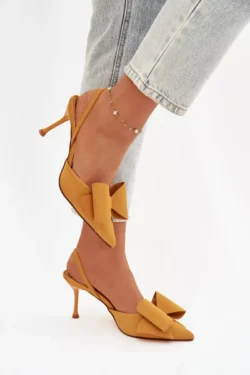 Stiletto kulniukai su atviru kulnu ir kaspinu, geltoni Eklevia