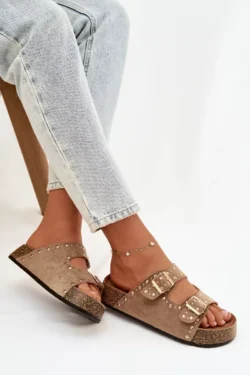 Moteriški šlepetės su auksiniais sagtimis ir kniedėmis, chaki spalvos, Tervina