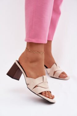 Kaip išsirinkti moteriškas šlepetes? 6 Moteriški sandalai su dirželiais ir blokiniu kulnu, ekologiškos odos, smėlio spalvos, Corivelle